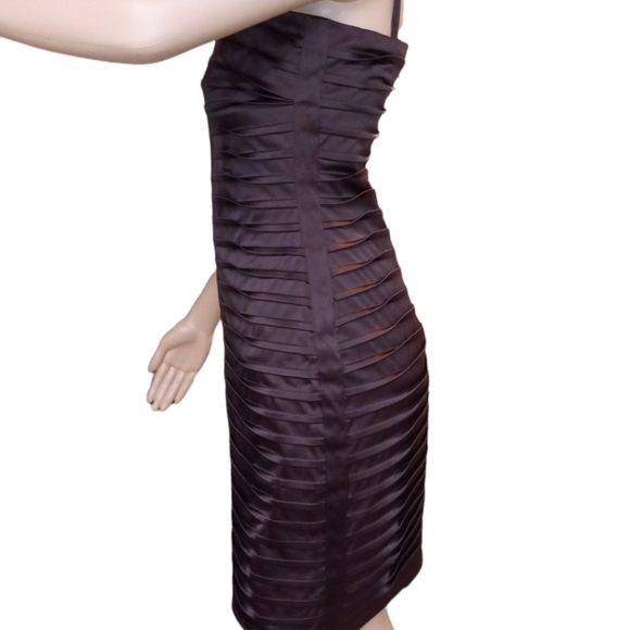 Calvin Klein - Picture 3 of 7